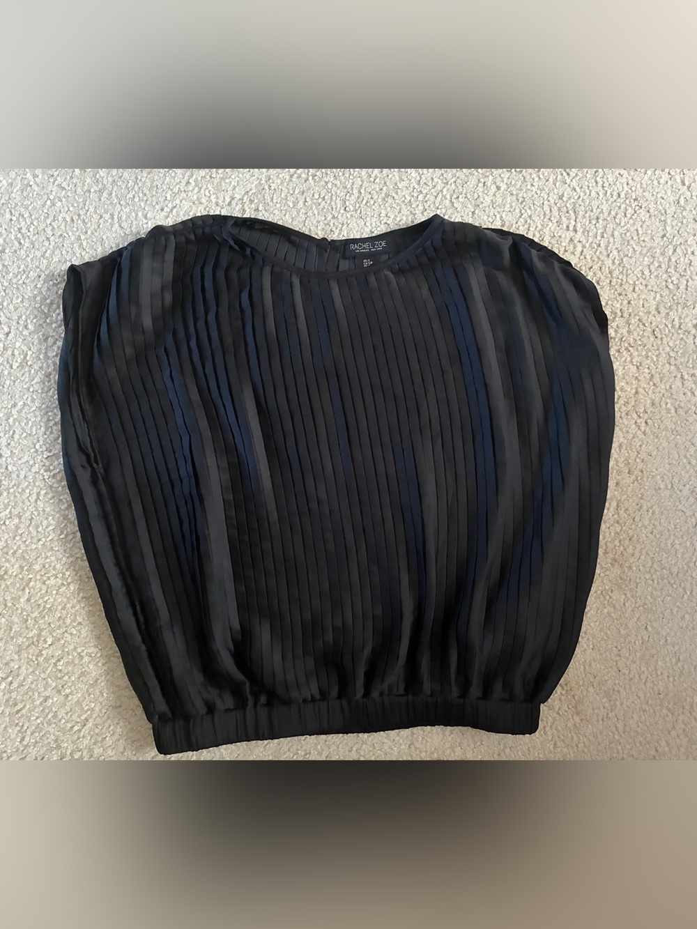 Rachel Zoe Black Pleated Cap Sleeve Blouse w/ Banded Elastic Hem S - never worn
